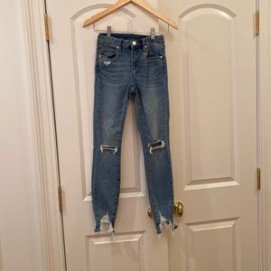 Really cute Blank NYC jeans. Size 24, they run true to size.